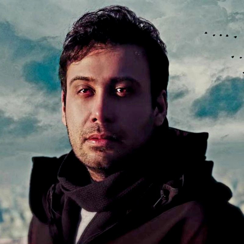 دانلود آهنگ منم شکار شکارم کن سپس ببوس